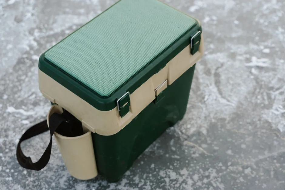 Kühlbox beim Camping im Freien